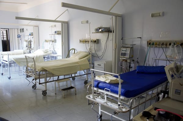 🏥 L’arrivée aux urgences : ce qu’on ne vous dit pas toujours